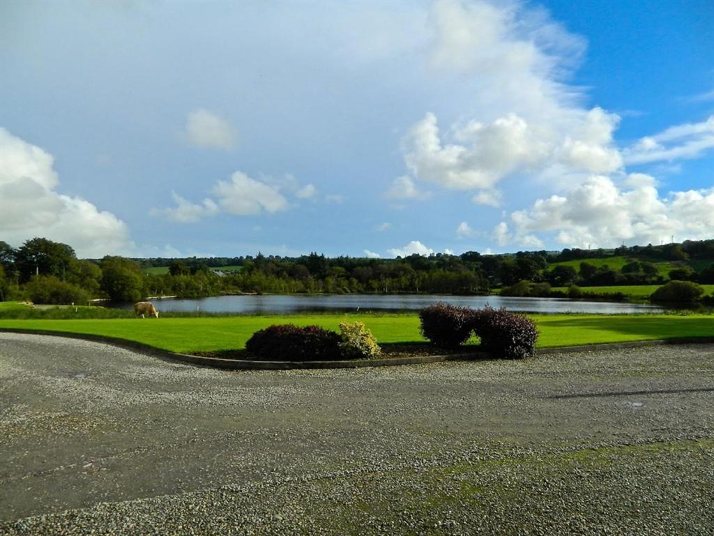 Lake House Dunmanway エクステリア 写真