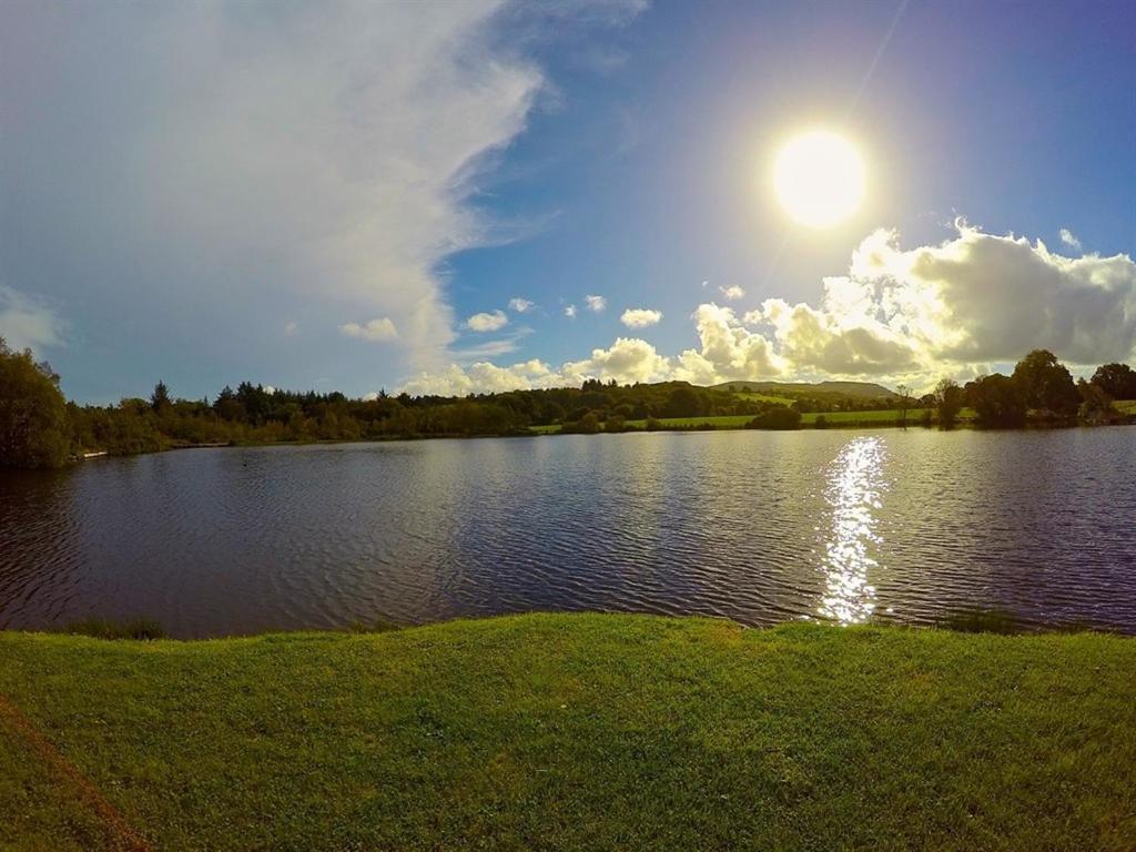 Lake House Dunmanway エクステリア 写真