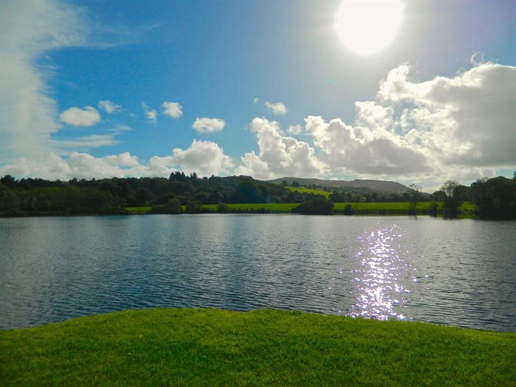 Lake House Dunmanway エクステリア 写真