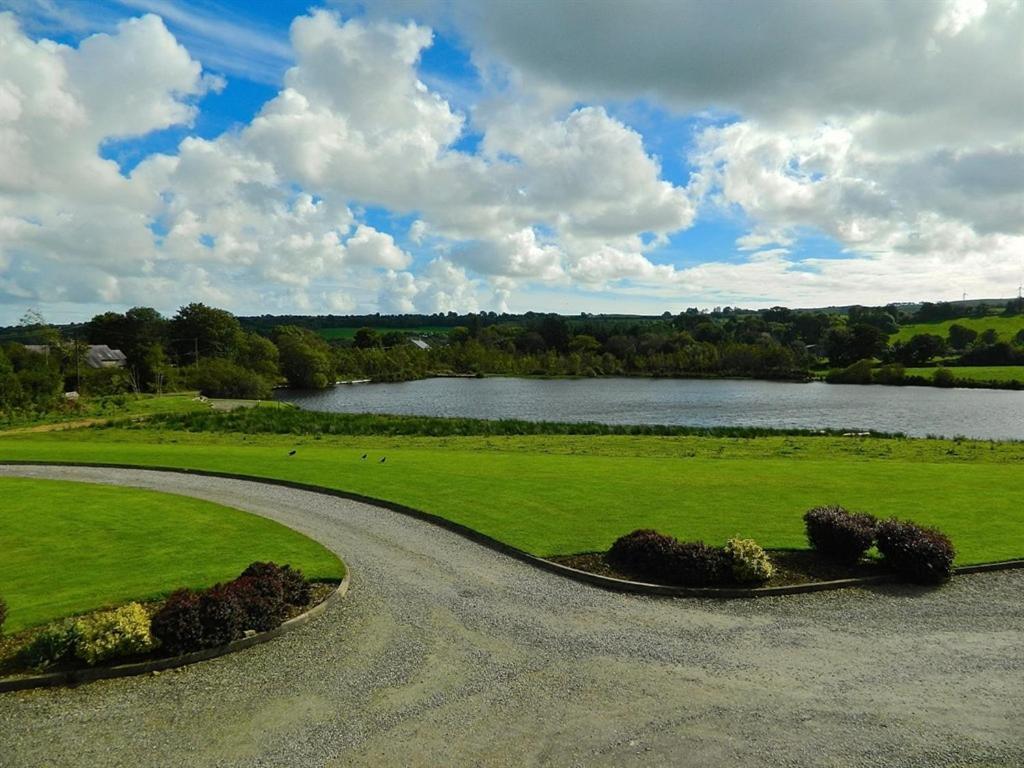 Lake House Dunmanway エクステリア 写真